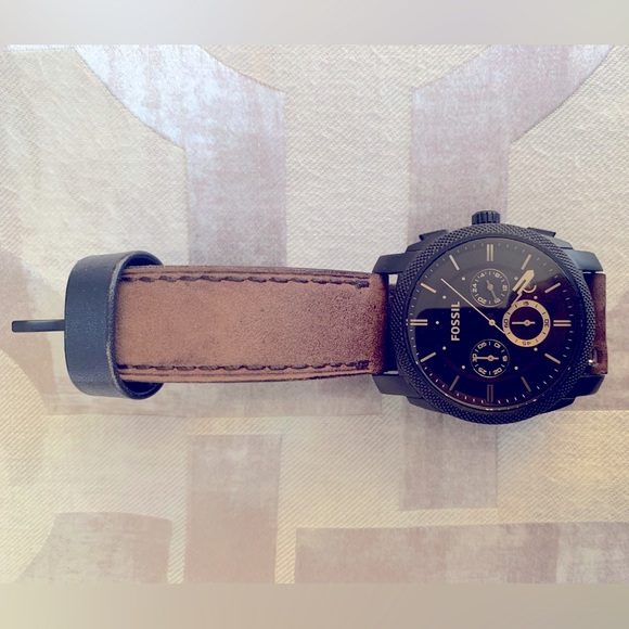 Fossil Men’s Leather Watch (Chronograph and Date) - Picture 4 of 15